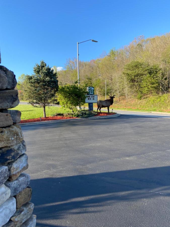 Smoky Mountain Inn & Suites Cherokee Exterior foto